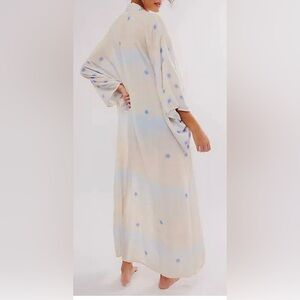 NWT FREE PEOPLE Floral Embroidery Off White/Blue Open Kimono  Sz All